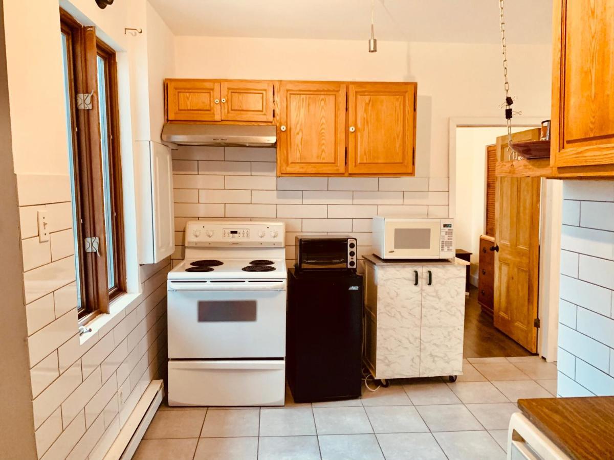 Apartment 6 People, Big, Free Parkings, Near Old Quebec, Near River